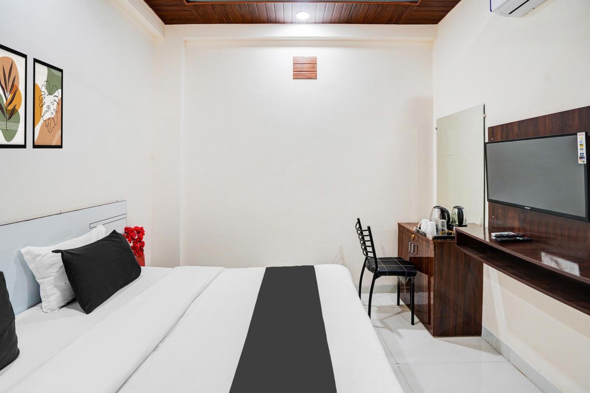 Super Hotel O Brilliant Convention Centre Formerly Madhur Shree 인도르 외부 사진